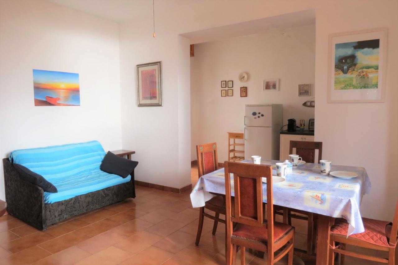 Bellavista Beachfront Apartments Quercianella Kültér fotó