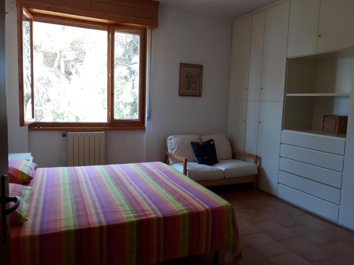 Bellavista Beachfront Apartments Quercianella Kültér fotó